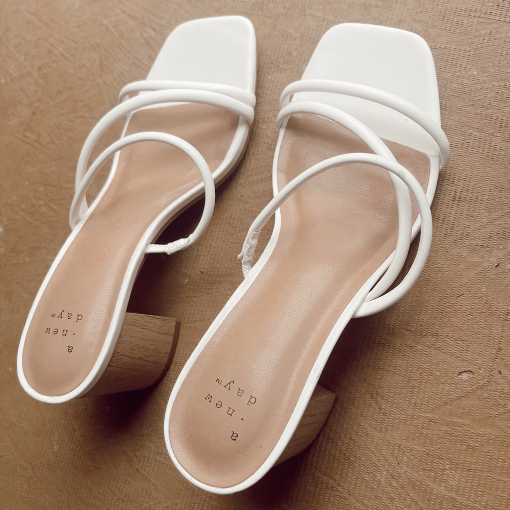 brand new white heels 🤍